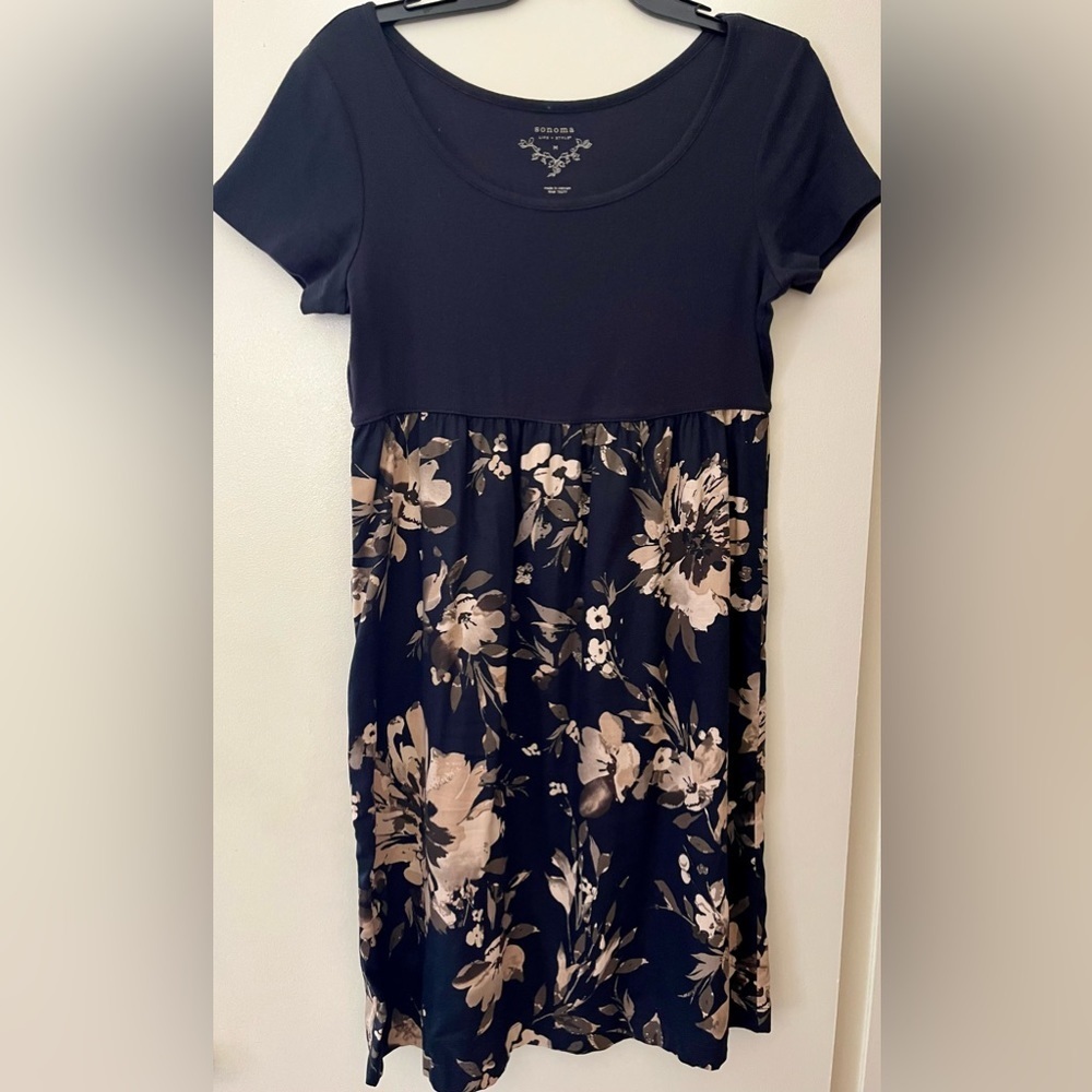 SONOMA Women’s Size M Light/Short /Floral Dress. Black/Tan/Cream. Worn Once.